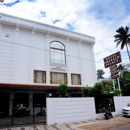 Hotel Emerald Palace Kottiyam エクステリア 写真