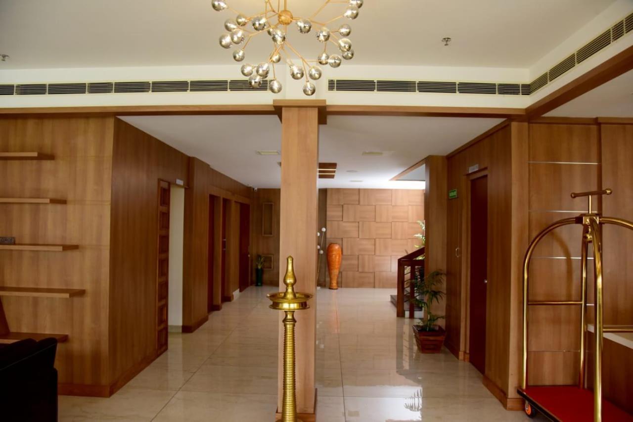 Hotel Emerald Palace Kottiyam エクステリア 写真