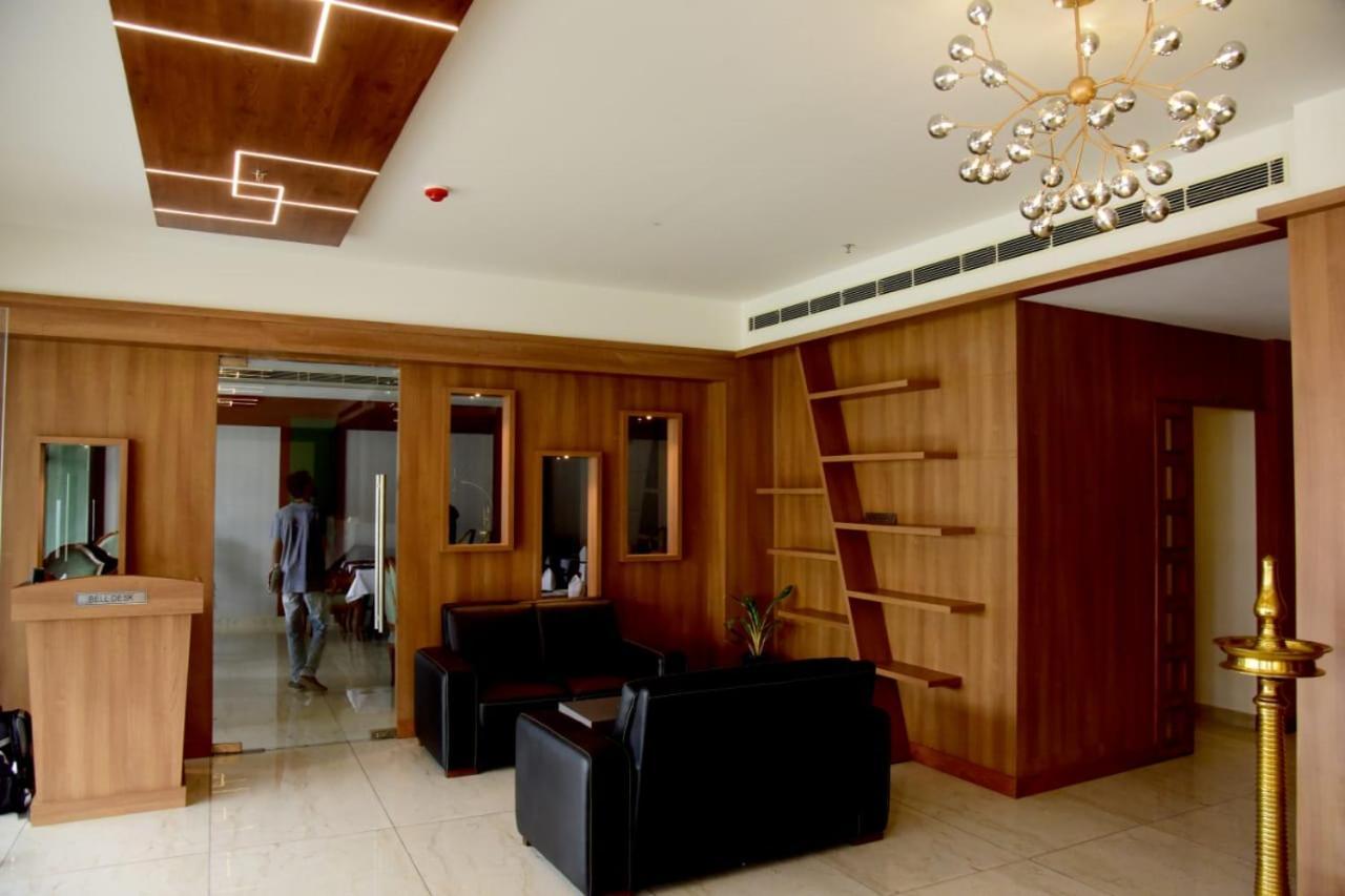 Hotel Emerald Palace Kottiyam エクステリア 写真