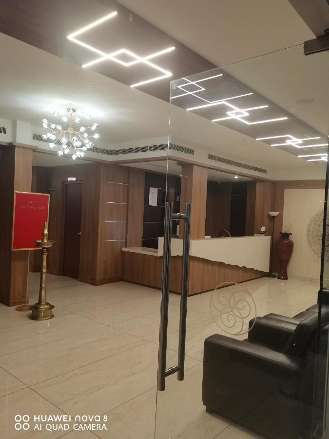 Hotel Emerald Palace Kottiyam エクステリア 写真